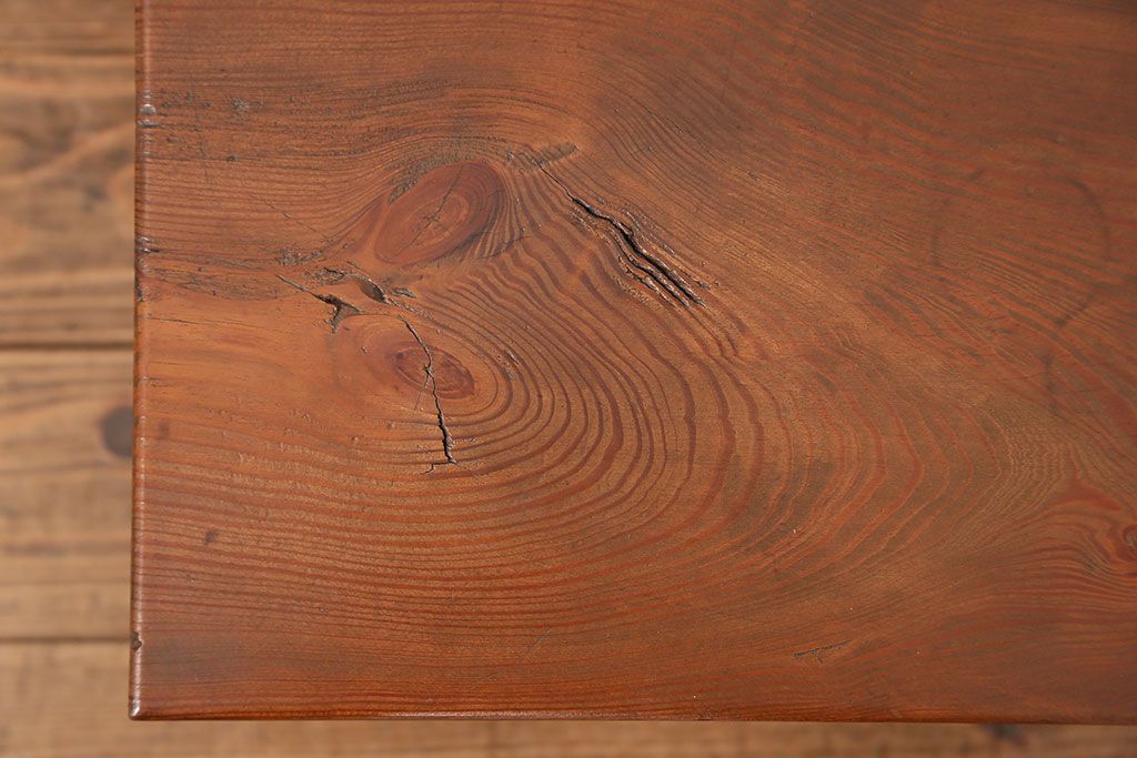 アンティーク家具　古民具・骨董 シンプルで小さなテーブル(机、花台)