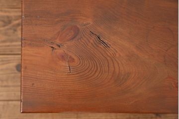 アンティーク家具　古民具・骨董 シンプルで小さなテーブル(机、花台)