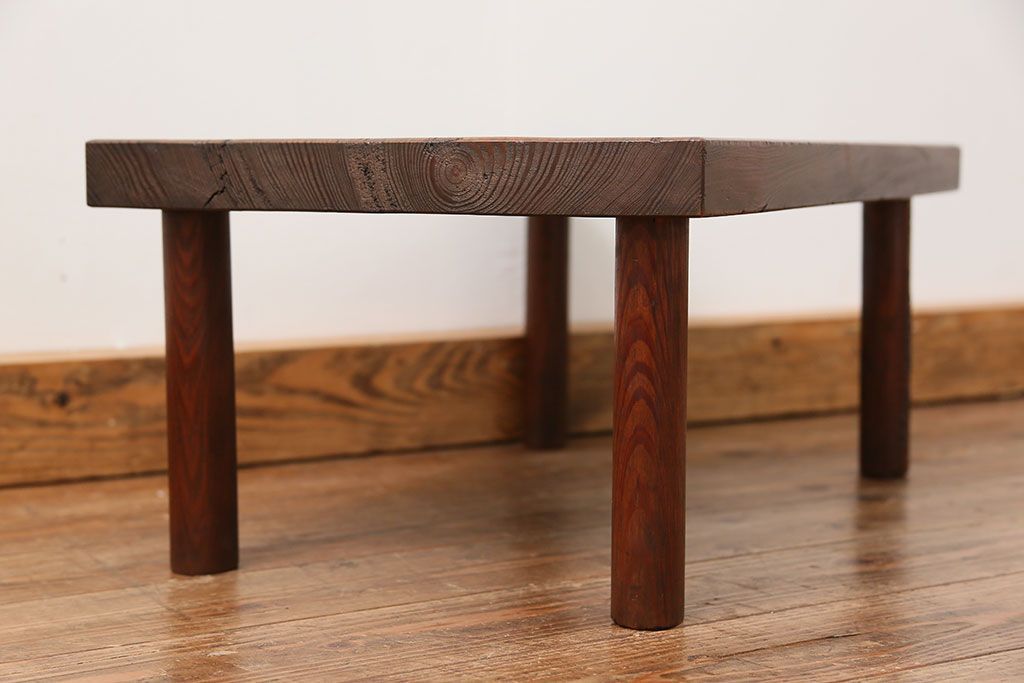 アンティーク家具　古民具・骨董 シンプルで小さなテーブル(机、花台)