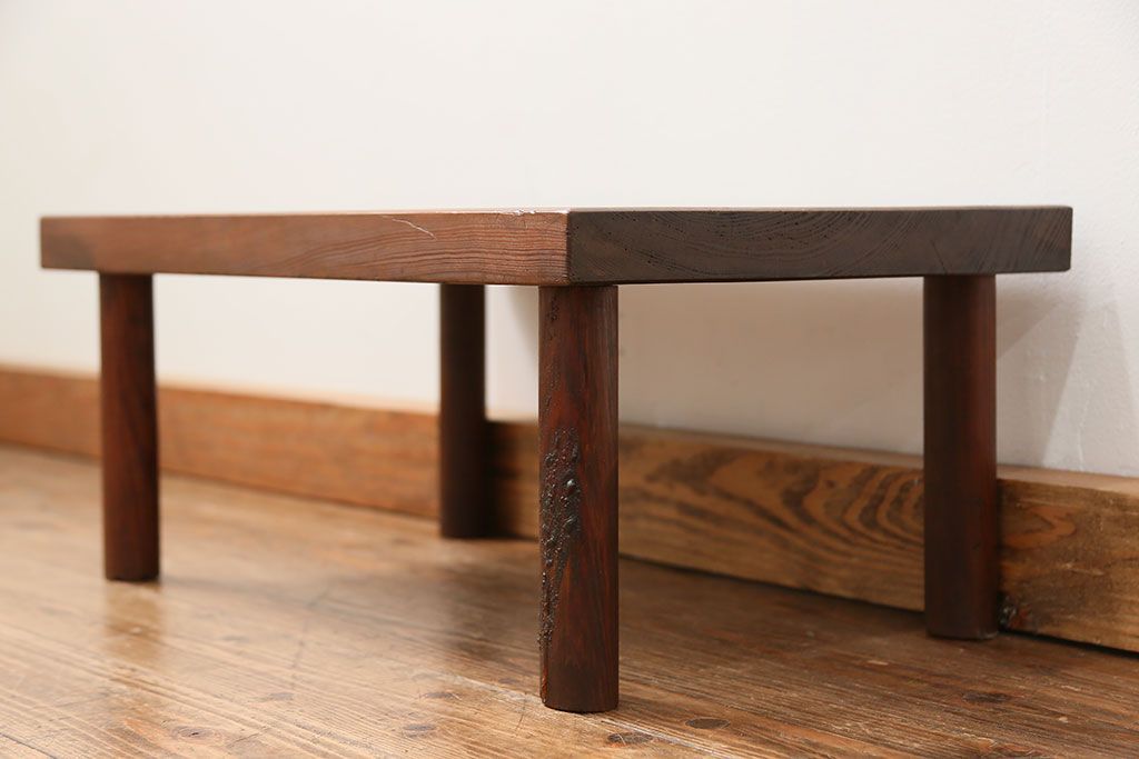 アンティーク家具　古民具・骨董 シンプルで小さなテーブル(机、花台)