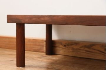 アンティーク家具　古民具・骨董 シンプルで小さなテーブル(机、花台)