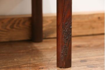 アンティーク家具　古民具・骨董 シンプルで小さなテーブル(机、花台)