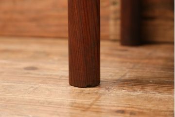 アンティーク家具　古民具・骨董 シンプルで小さなテーブル(机、花台)