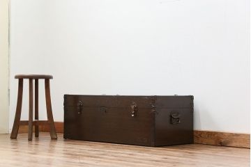 アンティーク雑貨　アンティーク 古い木のシンプルなトランク(収納箱)
