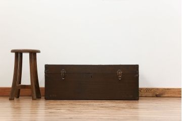 アンティーク雑貨　アンティーク 古い木のシンプルなトランク(収納箱)