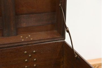 アンティーク雑貨　アンティーク 古い木のシンプルなトランク(収納箱)