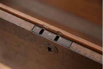 アンティーク雑貨　アンティーク 古い木のシンプルなトランク(収納箱)