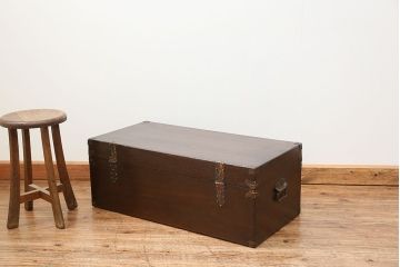 アンティーク雑貨　アンティーク 古い木のシンプルなトランク(収納箱)