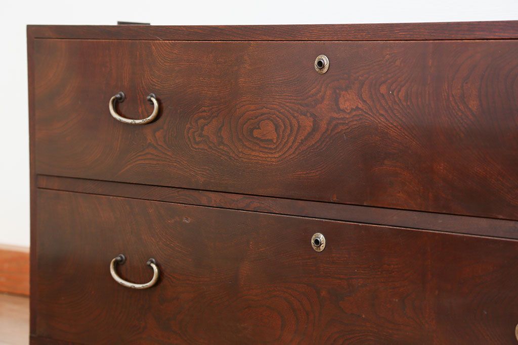 アンティーク家具　古民具・骨董 前面欅材の杢目の素晴らしい時代箪笥ローチェスト(2)(ローボード)