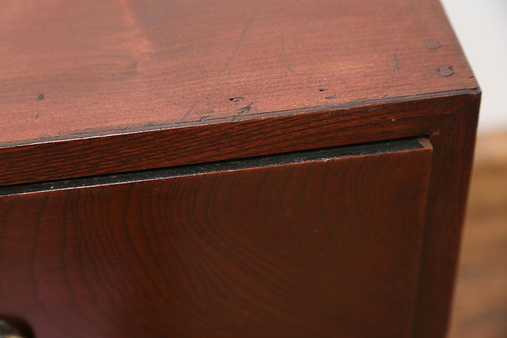 アンティーク家具　古民具・骨董 前面欅材の杢目の素晴らしい時代箪笥ローチェスト(2)(ローボード)