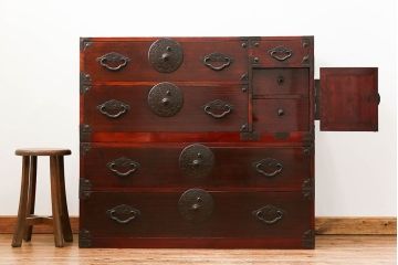 アンティーク家具　古民具・骨董 前面栗材の二段重ね米沢箪笥(時代箪笥)