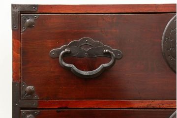 アンティーク家具　古民具・骨董 前面栗材の二段重ね米沢箪笥(時代箪笥)