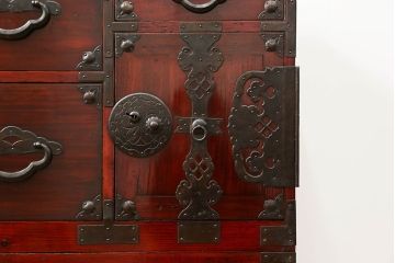 アンティーク家具　古民具・骨董 前面栗材の二段重ね米沢箪笥(時代箪笥)