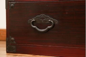 アンティーク家具　古民具・骨董 前面栗材の二段重ね米沢箪笥(時代箪笥)