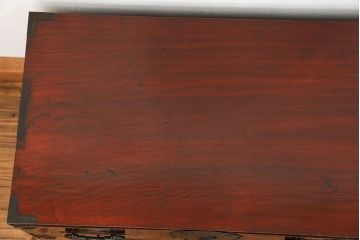 アンティーク家具　古民具・骨董 前面栗材の漆のキレイな二段重ね米沢箪笥(時代箪笥)