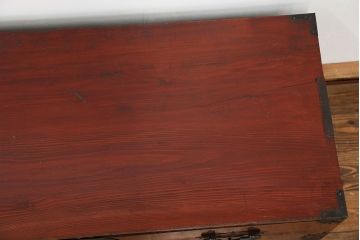 アンティーク家具　古民具・骨董 前面栗材の漆のキレイな二段重ね米沢箪笥(時代箪笥)