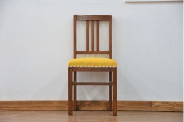 レトロ家具　アンティーク 古い木のレトロでシンプルな椅子(イス、チェア)