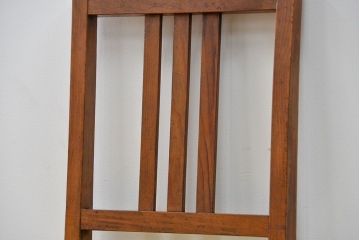レトロ家具　アンティーク 古い木のレトロでシンプルな椅子(イス、チェア)
