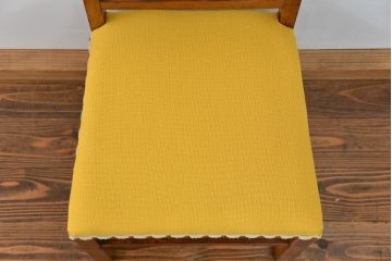 レトロ家具　アンティーク 古い木のレトロでシンプルな椅子(イス、チェア)