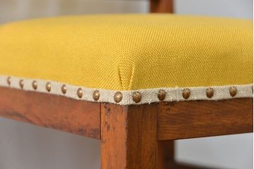 レトロ家具　アンティーク 古い木のレトロでシンプルな椅子(イス、チェア)