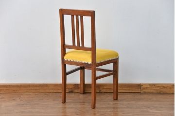 レトロ家具　アンティーク 古い木のレトロでシンプルな椅子(イス、チェア)