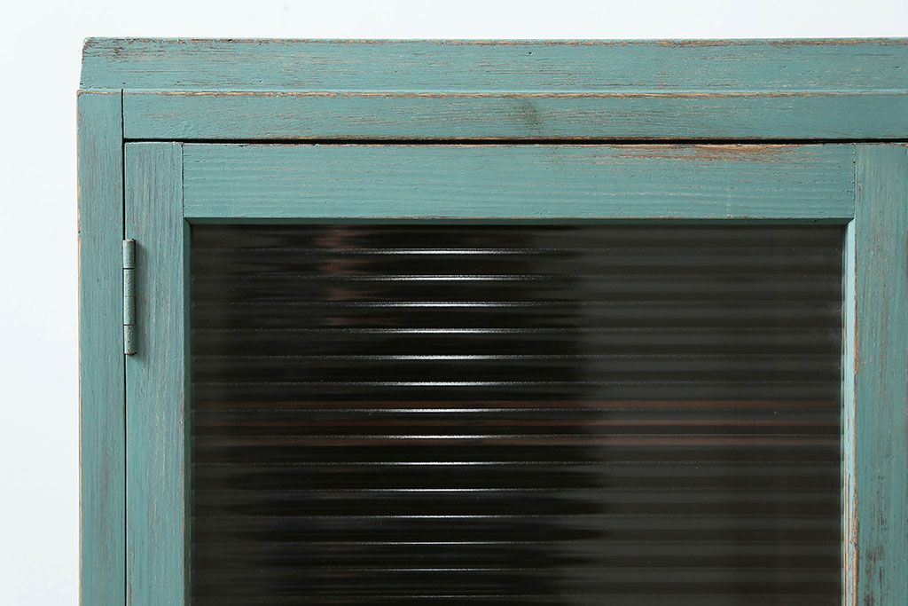 アンティーク家具　アンティークペイント　モールガラス入り食器棚(キッチンキャビネット、収納棚)