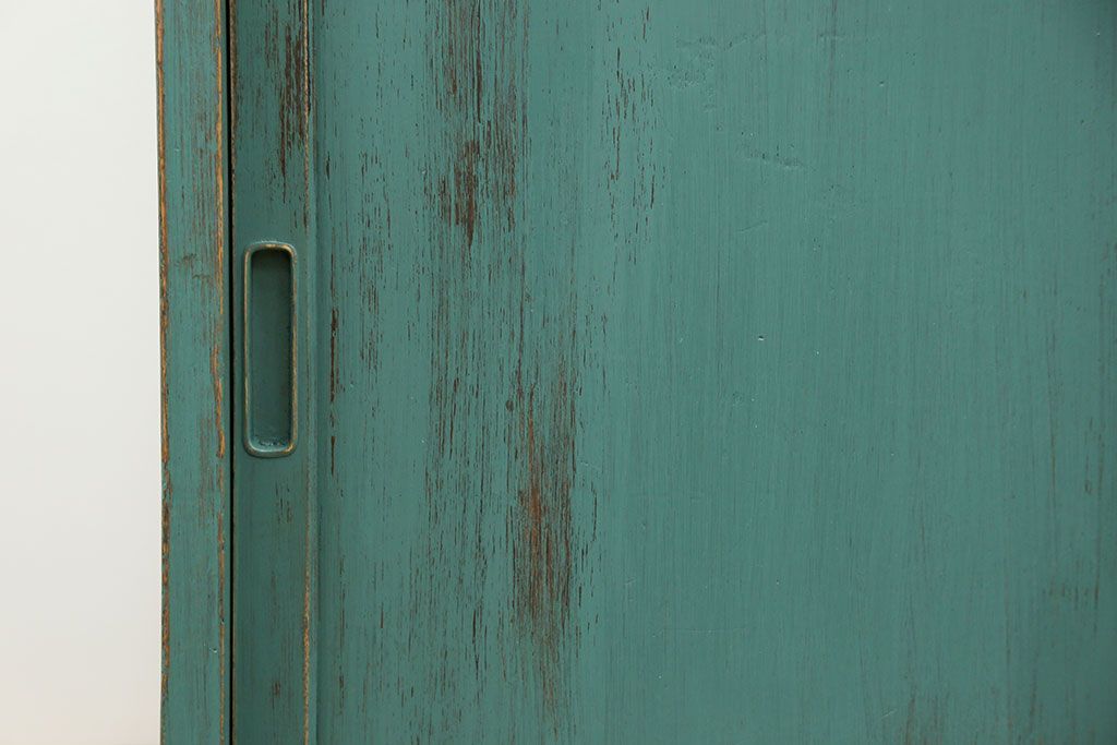 アンティーク家具　アンティークペイント　モールガラス入り食器棚(キッチンキャビネット、収納棚)