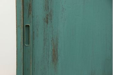 アンティーク家具　アンティークペイント　モールガラス入り食器棚(キッチンキャビネット、収納棚)