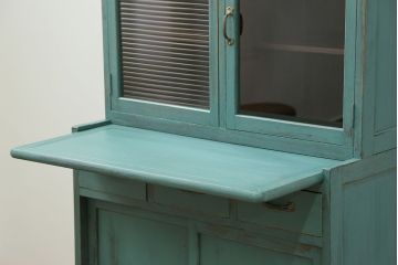 アンティーク家具　アンティークペイント　モールガラス入り食器棚(キッチンキャビネット、収納棚)