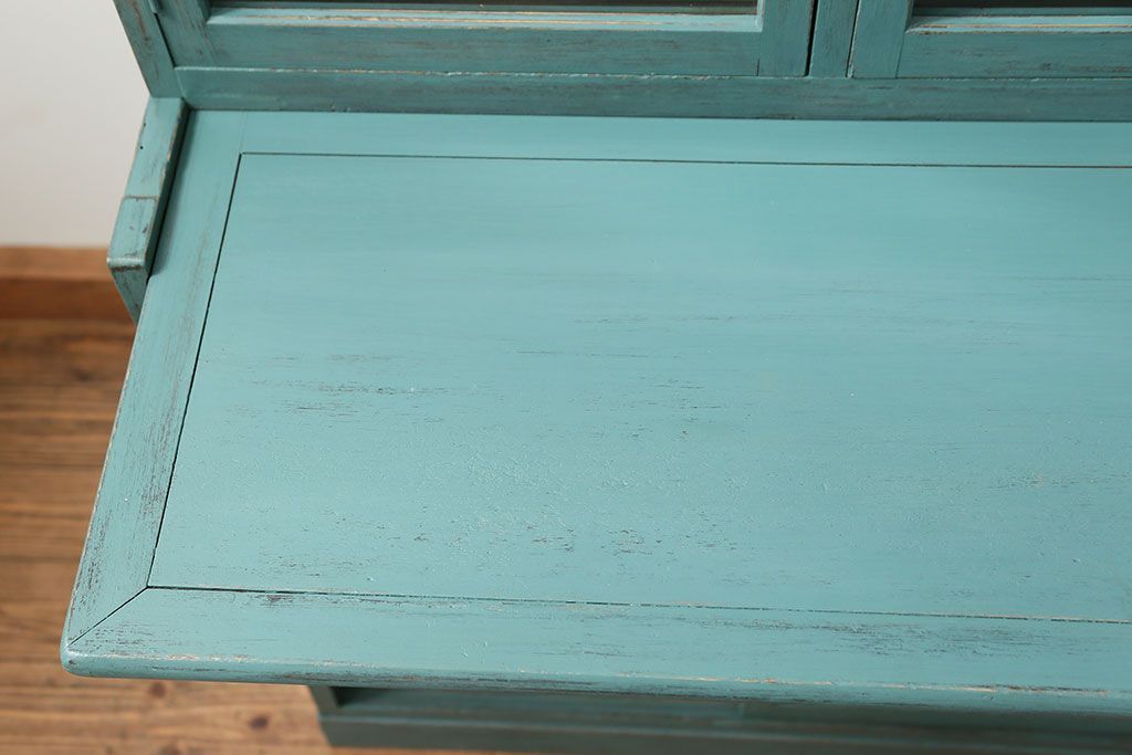 アンティーク家具　アンティークペイント　モールガラス入り食器棚(キッチンキャビネット、収納棚)