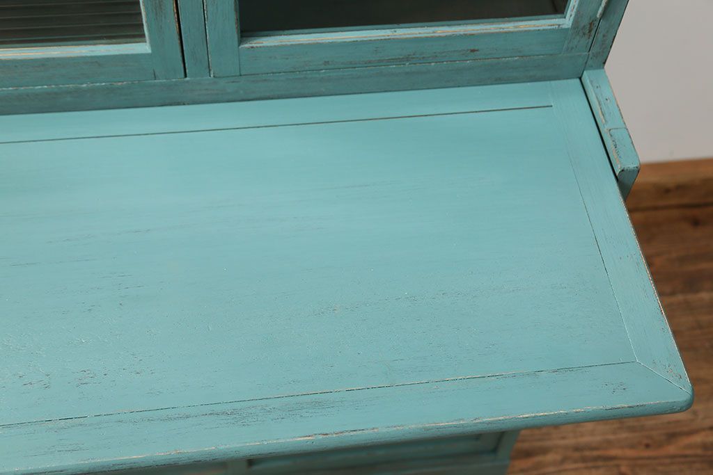 アンティーク家具　アンティークペイント　モールガラス入り食器棚(キッチンキャビネット、収納棚)