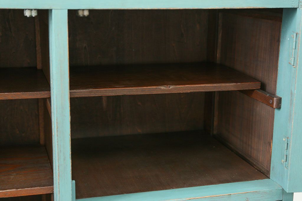 アンティーク家具　アンティークペイント　モールガラス入り食器棚(キッチンキャビネット、収納棚)