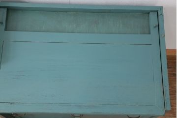 アンティーク家具　アンティークペイント　モールガラス入り食器棚(キッチンキャビネット、収納棚)