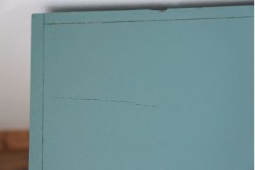 アンティーク家具　アンティークペイント　モールガラス入り食器棚(キッチンキャビネット、収納棚)