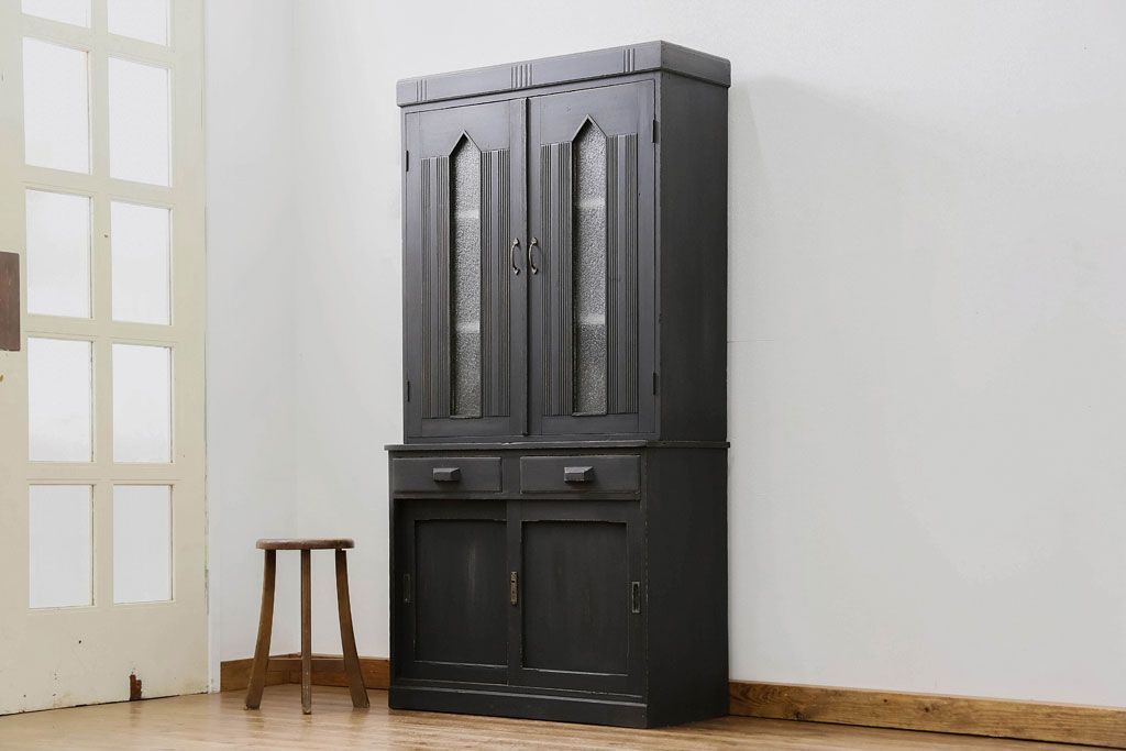 アンティーク家具　アンティークペイント　ダイヤガラス入り食器棚(キャビネット、ブックケース、収納棚)