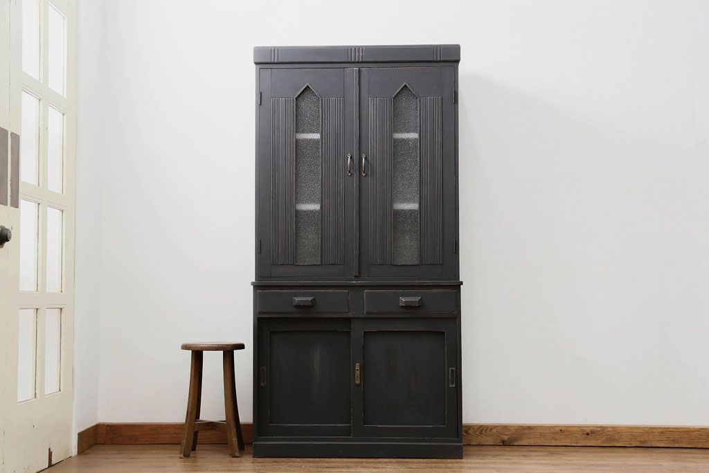 アンティーク家具　アンティークペイント　ダイヤガラス入り食器棚(キャビネット、ブックケース、収納棚)