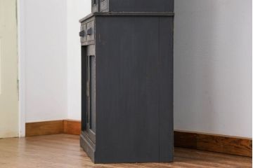 アンティーク家具　アンティークペイント　ダイヤガラス入り食器棚(キャビネット、ブックケース、収納棚)