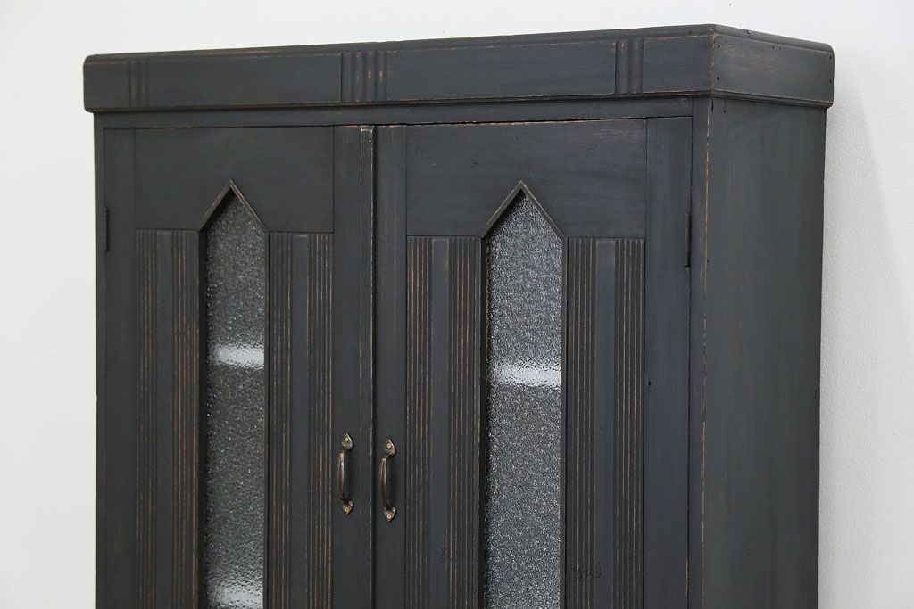 アンティーク家具　アンティークペイント　ダイヤガラス入り食器棚(キャビネット、ブックケース、収納棚)