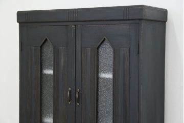 アンティーク家具　アンティークペイント　ダイヤガラス入り食器棚(キャビネット、ブックケース、収納棚)