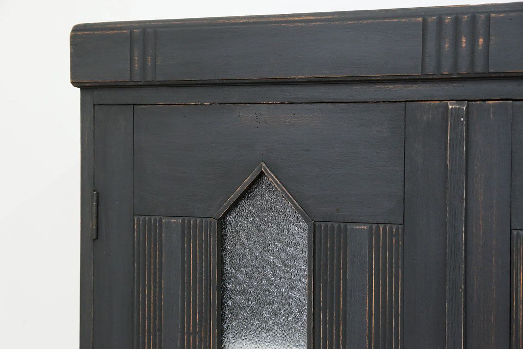 アンティーク家具　アンティークペイント　ダイヤガラス入り食器棚(キャビネット、ブックケース、収納棚)