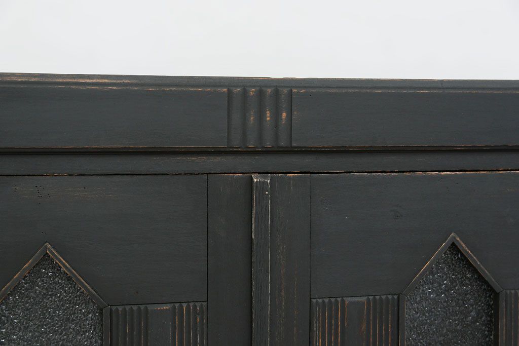 アンティーク家具　アンティークペイント　ダイヤガラス入り食器棚(キャビネット、ブックケース、収納棚)