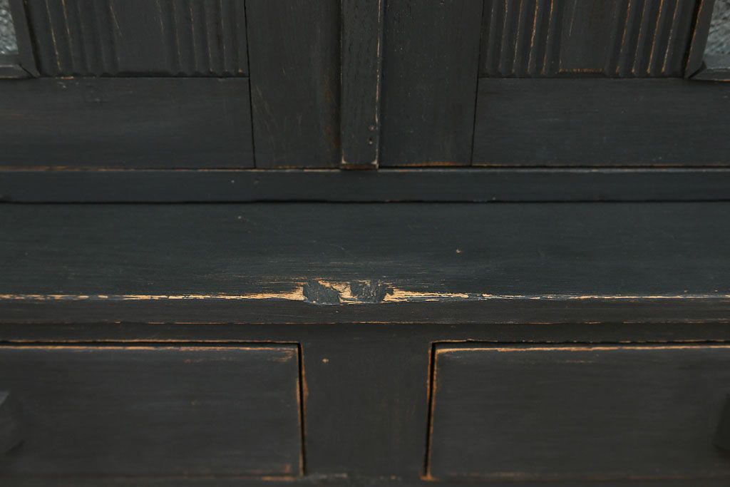 アンティーク家具　アンティークペイント　ダイヤガラス入り食器棚(キャビネット、ブックケース、収納棚)