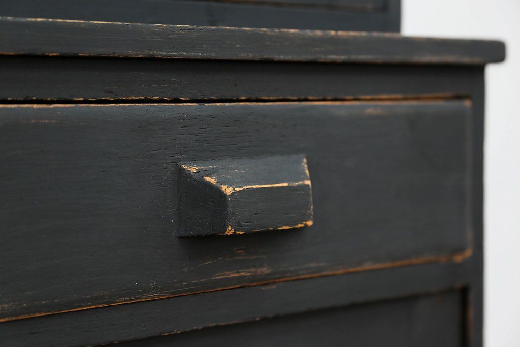 アンティーク家具　アンティークペイント　ダイヤガラス入り食器棚(キャビネット、ブックケース、収納棚)