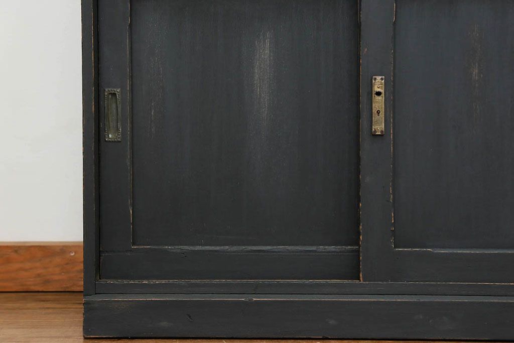 アンティーク家具　アンティークペイント　ダイヤガラス入り食器棚(キャビネット、ブックケース、収納棚)