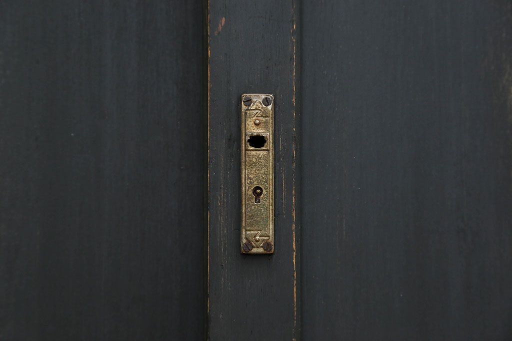 アンティーク家具　アンティークペイント　ダイヤガラス入り食器棚(キャビネット、ブックケース、収納棚)