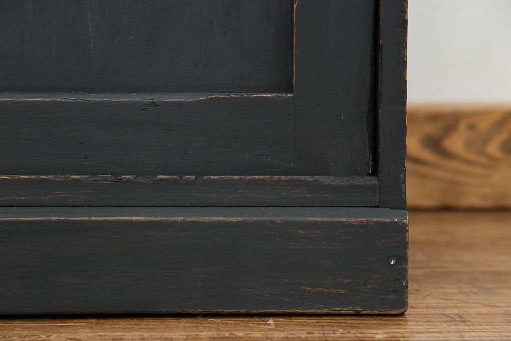 アンティーク家具　アンティークペイント　ダイヤガラス入り食器棚(キャビネット、ブックケース、収納棚)