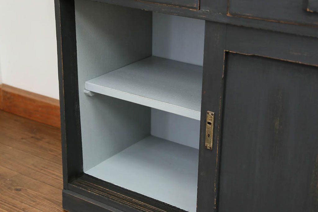 アンティーク家具　アンティークペイント　ダイヤガラス入り食器棚(キャビネット、ブックケース、収納棚)