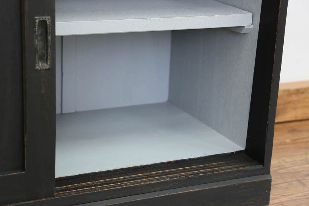 アンティーク家具　アンティークペイント　ダイヤガラス入り食器棚(キャビネット、ブックケース、収納棚)