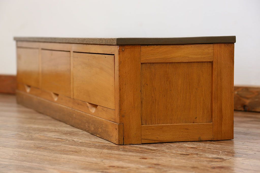 レトロ家具　昭和レトロ シンプルな三杯引き出しローボード　(ローチェスト)