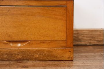 レトロ家具　昭和レトロ シンプルな三杯引き出しローボード　(ローチェスト)